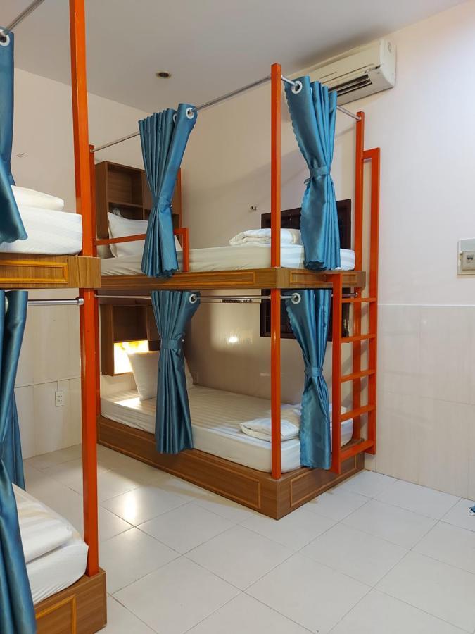 Saigon Rooftops Hostel โฮจิมินห์ซิตี้ ภายนอก รูปภาพ
