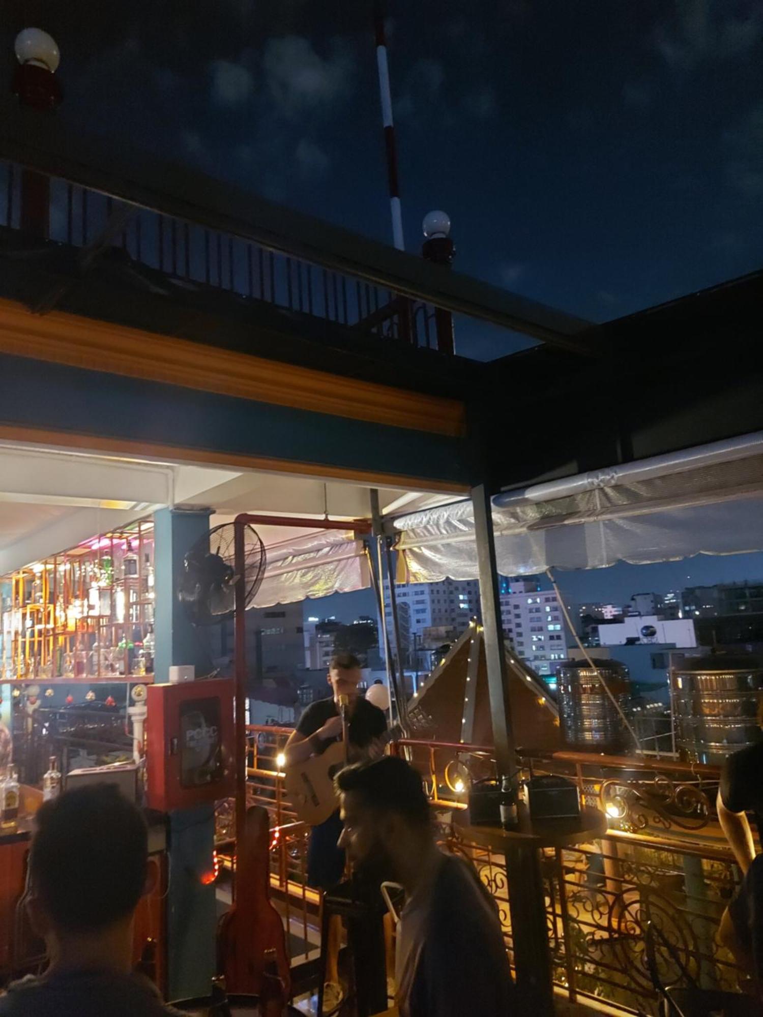 Saigon Rooftops Hostel โฮจิมินห์ซิตี้ ภายนอก รูปภาพ