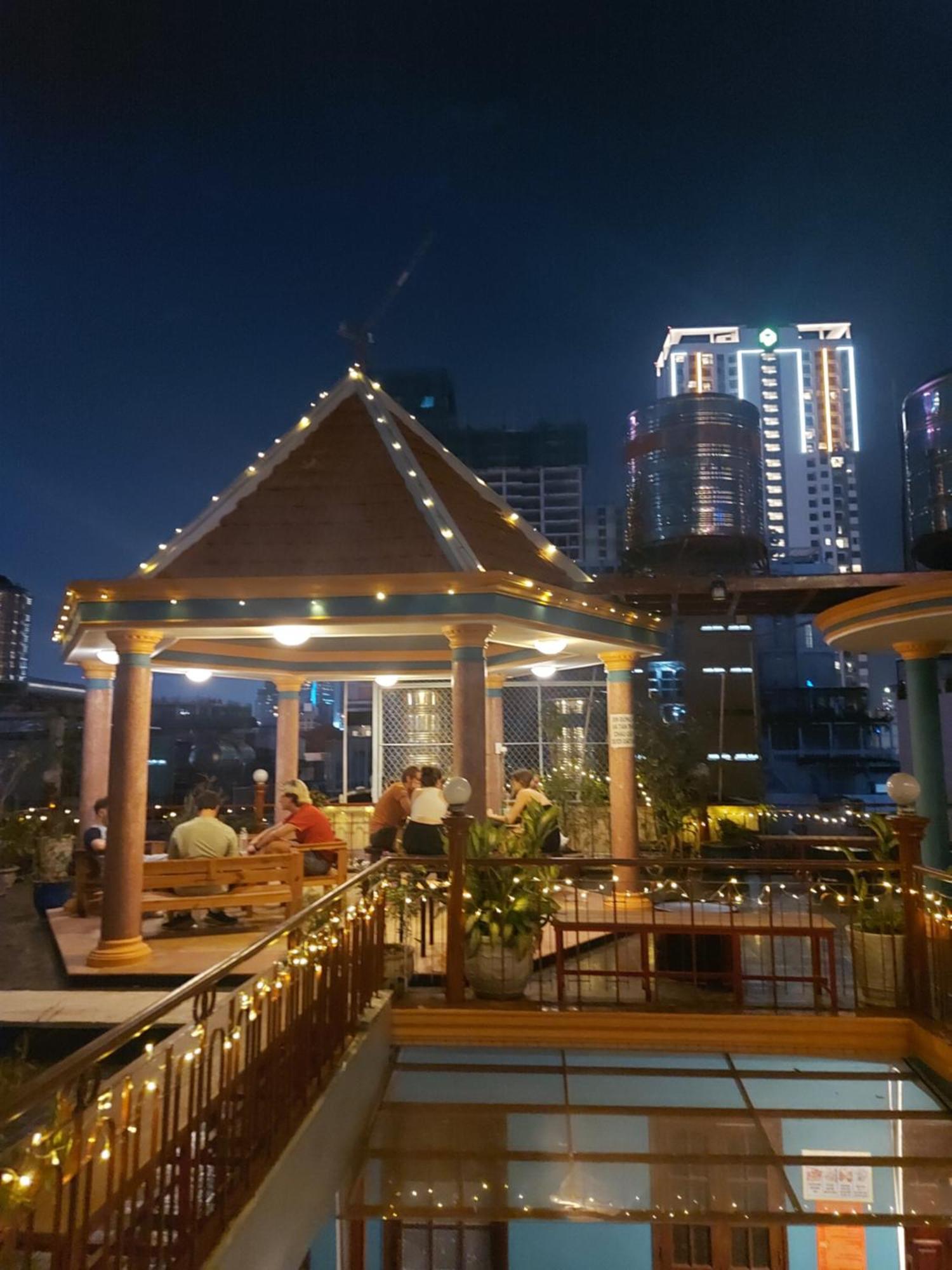 Saigon Rooftops Hostel โฮจิมินห์ซิตี้ ภายนอก รูปภาพ