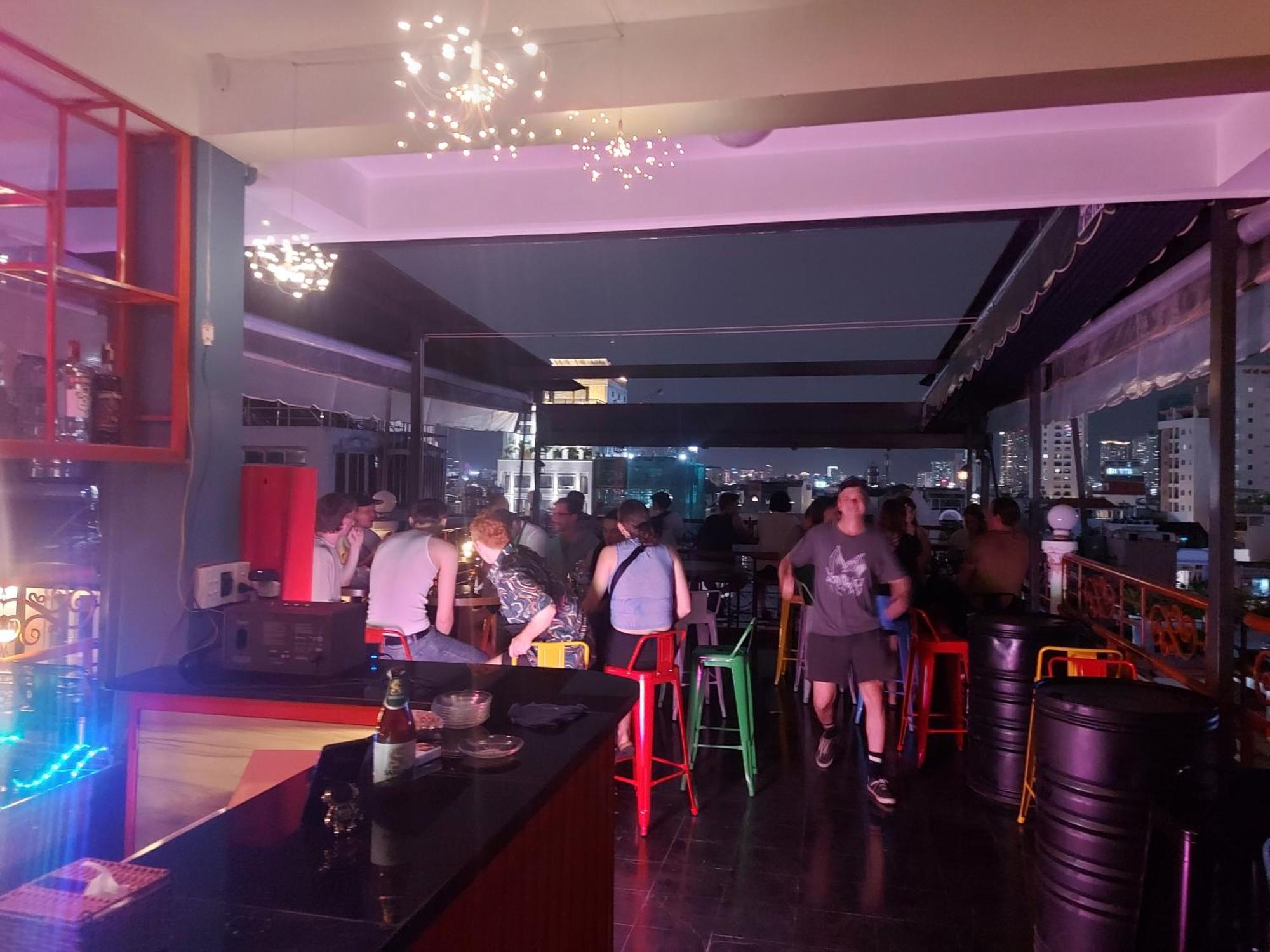 Saigon Rooftops Hostel โฮจิมินห์ซิตี้ ภายนอก รูปภาพ
