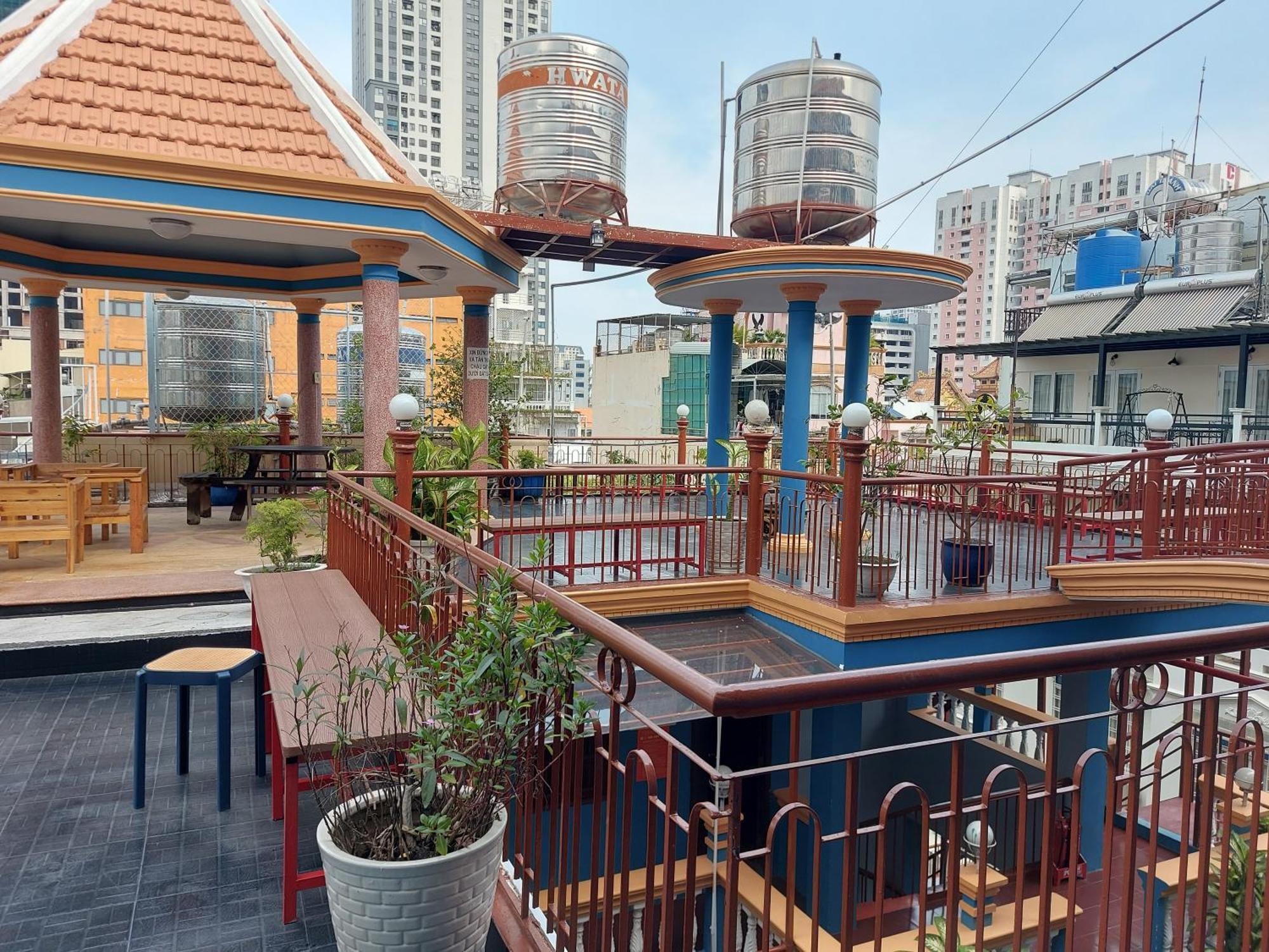 Saigon Rooftops Hostel โฮจิมินห์ซิตี้ ภายนอก รูปภาพ